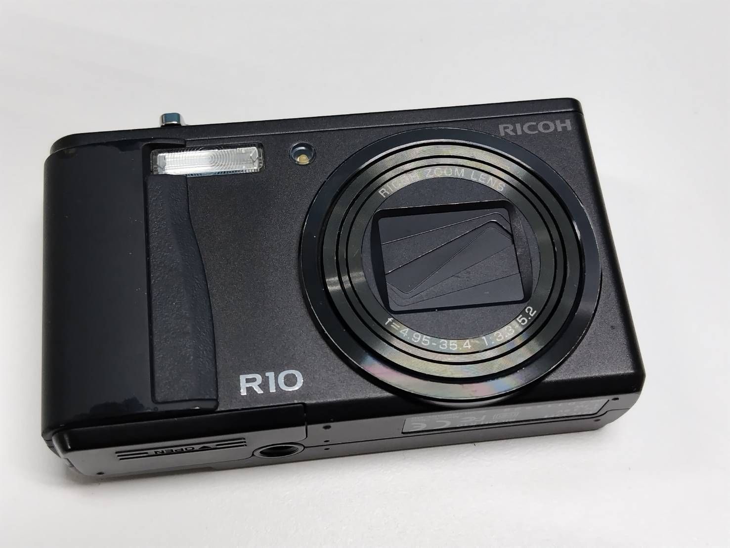 RICOH R10 デジタルカメラ - メルカリ