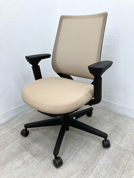 アウトレット品 コクヨ 可動肘付ミトラ2チェア C 04 B 130 M ナチュラル