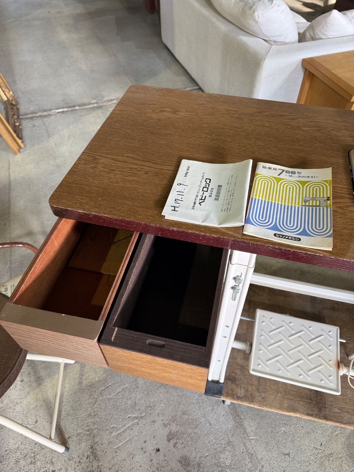 ジャノメミシン 足踏みミシン 職業用 766型 - メルカリ