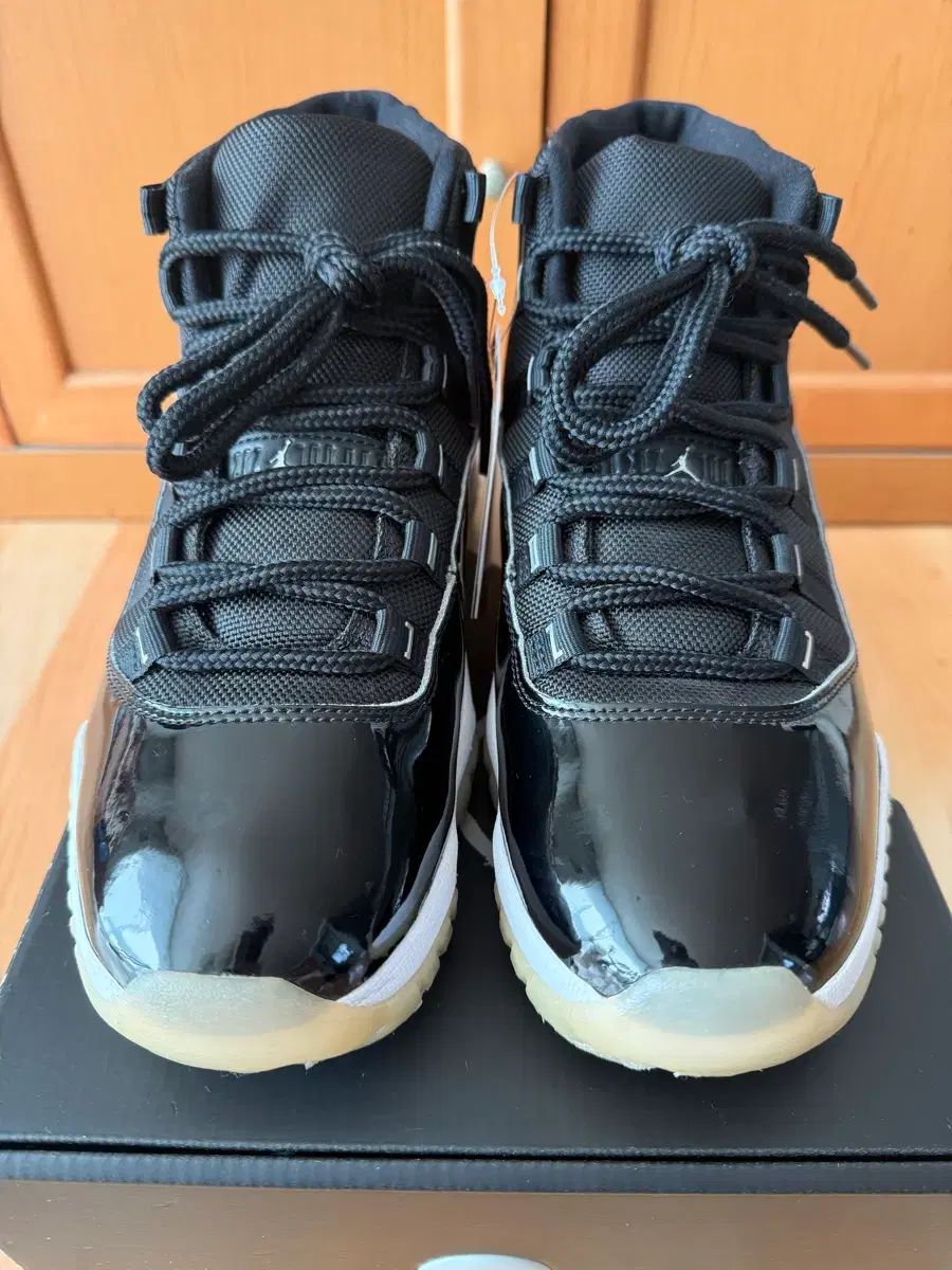 NIKE エアジョーダン AIR JORDAN 11 レトロ 25周年 ジュビリー