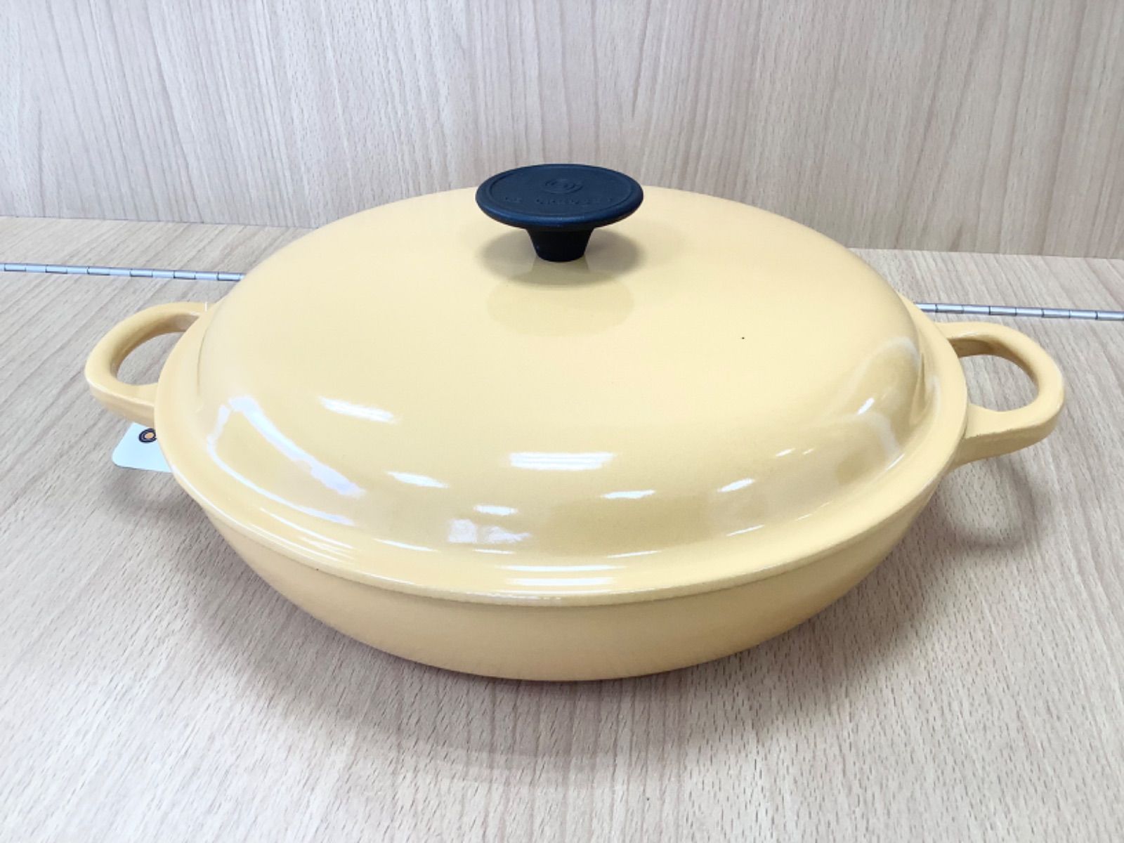 G1504新品箱ありル・クルーゼ ビュッフェキャセロール鍋 26cm サフラン