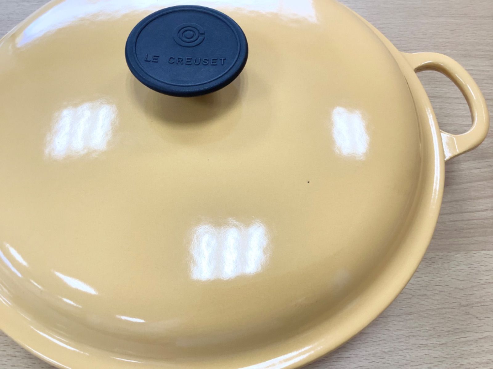 G1504新品箱ありル・クルーゼ ビュッフェキャセロール鍋 26cm サフラン