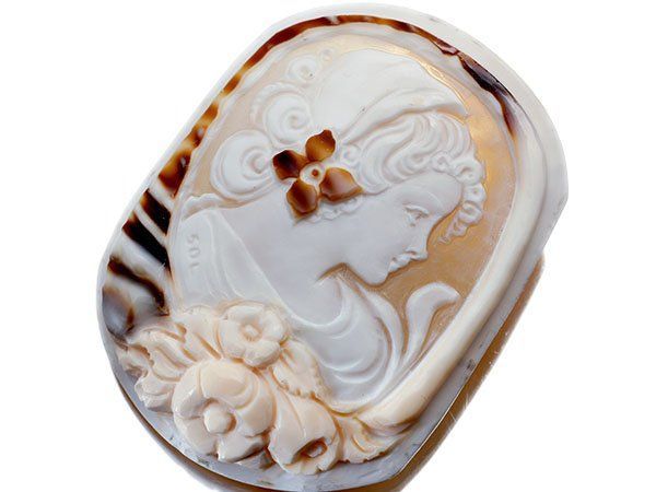 ジュエリー ソルビノ作 素敵な耳飾り女性像 シェルカメオルース 65.8 mｍ×50.0ｍｍ a 2984 i