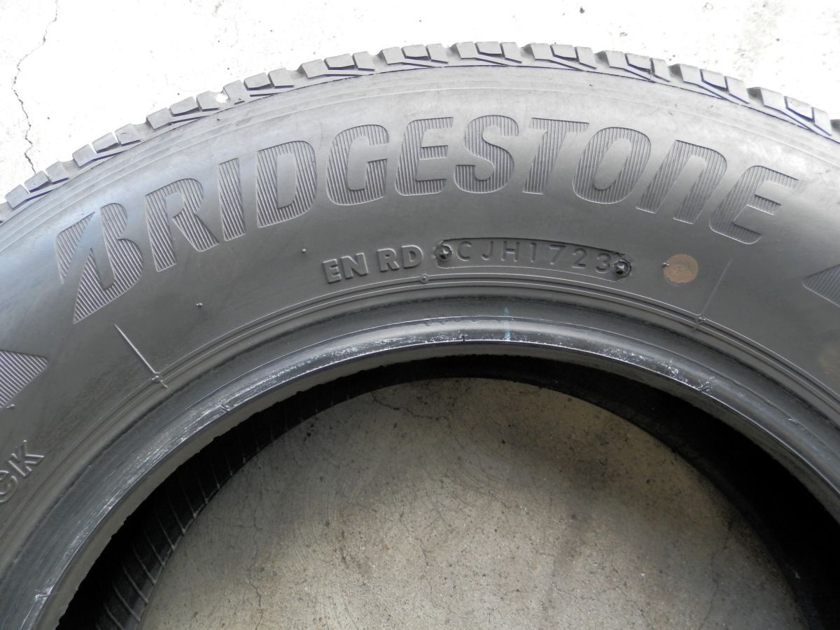 710 ラジアルタイヤ