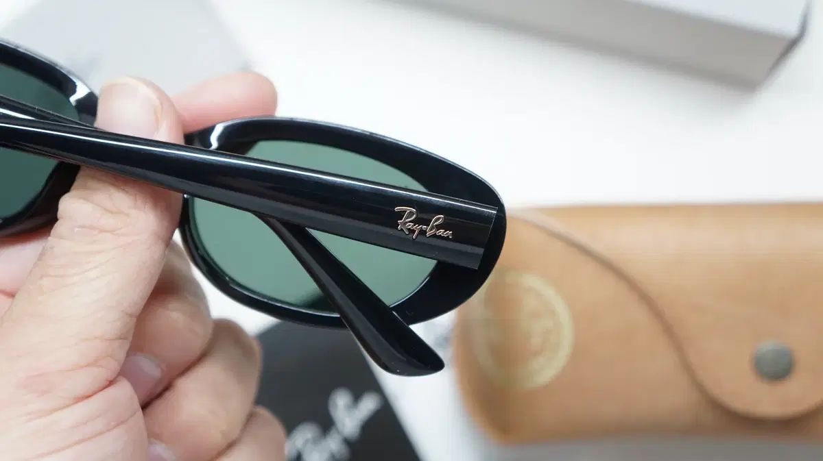 オーヴァルサングラス