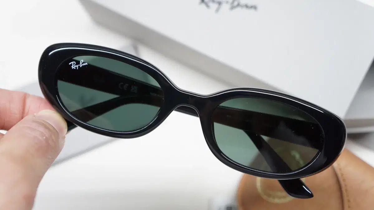 レイバン RB 4441 D オーヴァルサングラス G 15 グリーンレンズ