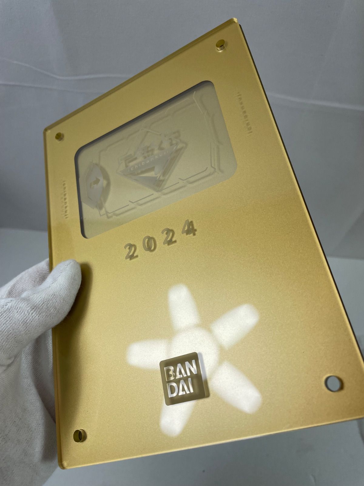 A2166・一番くじ 希少品 ゴールドver. 記念盾 一番くじポイくじPremium