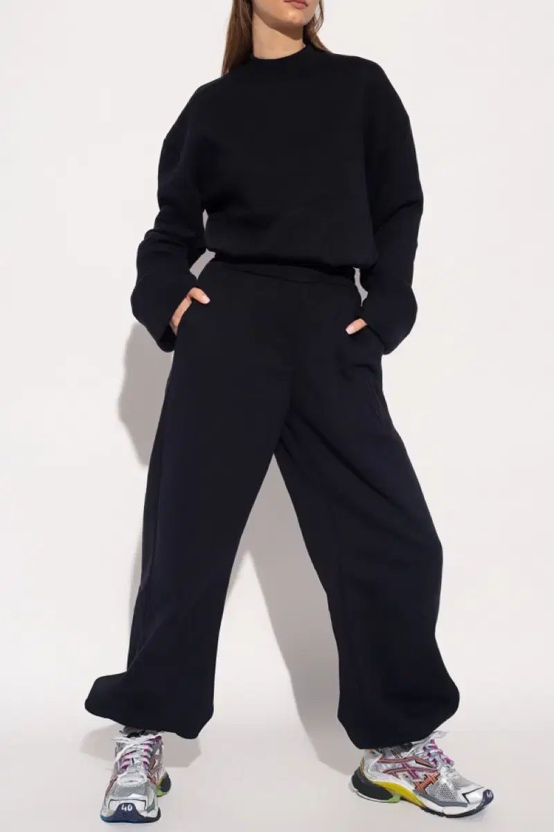 더아티코 スウェットパンツ ブラック