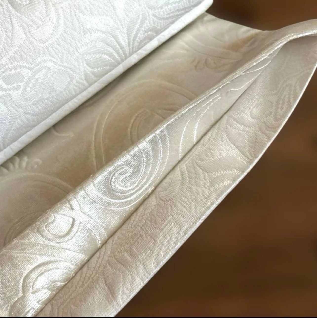 仕立品 全通 唐草模様ベロアリバーシブル袋帯 ／ホワイト - メルカリ