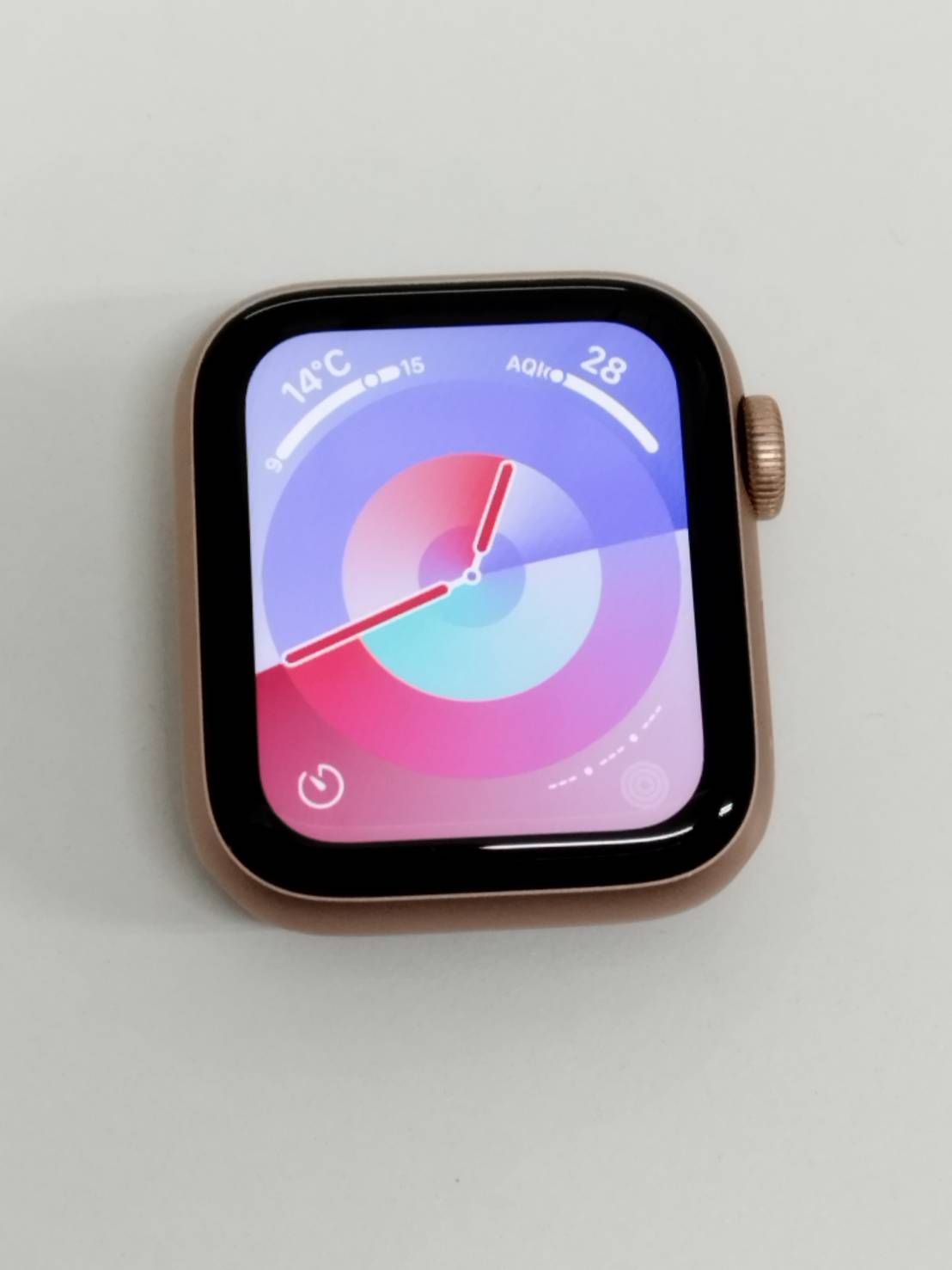 Apple Watch SE 第1世代/GPS/40mm/A2351/ゴールド〈MYDN2J/A〉