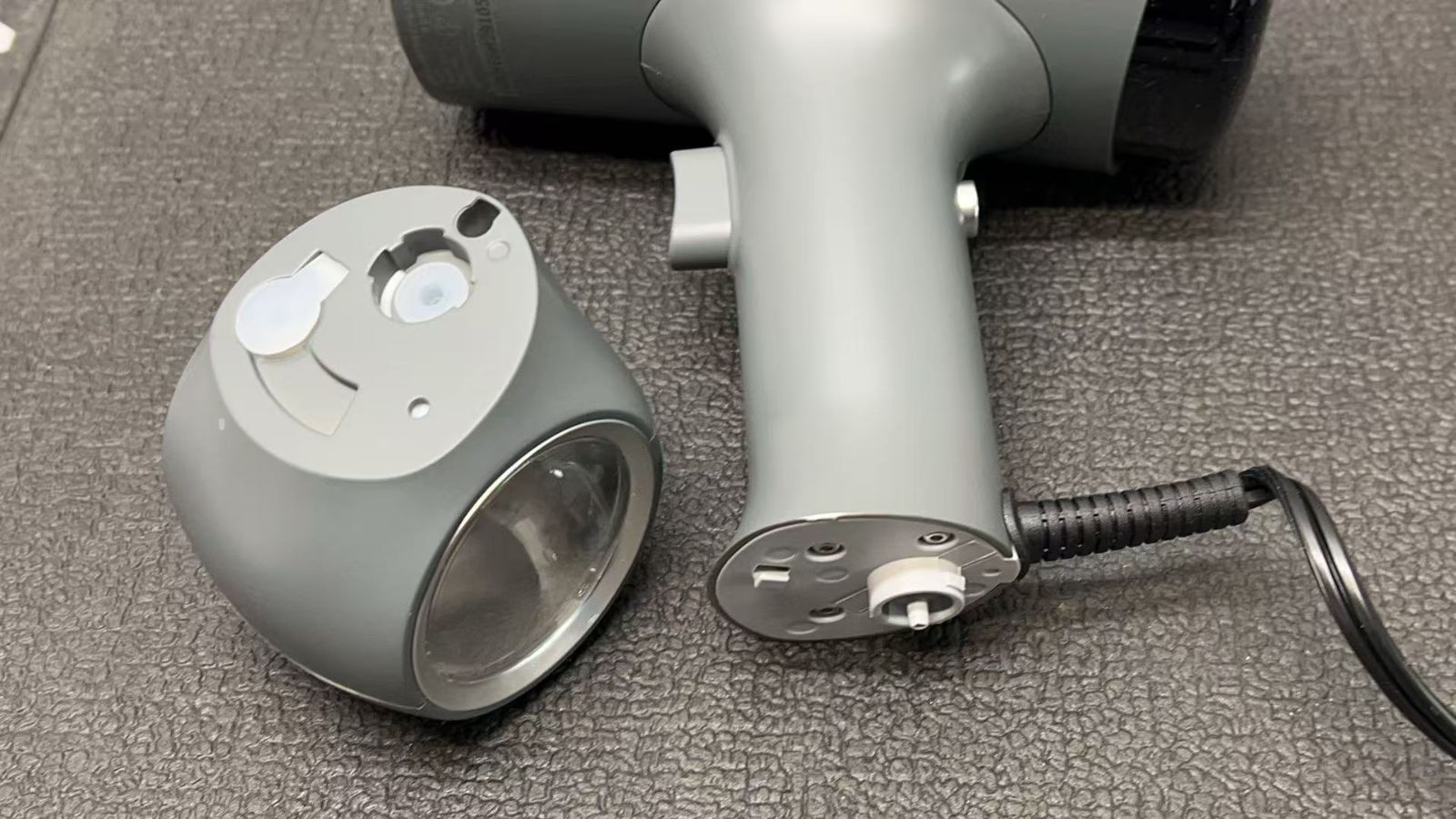 吸着式衣類スチーマー スチームアイロン