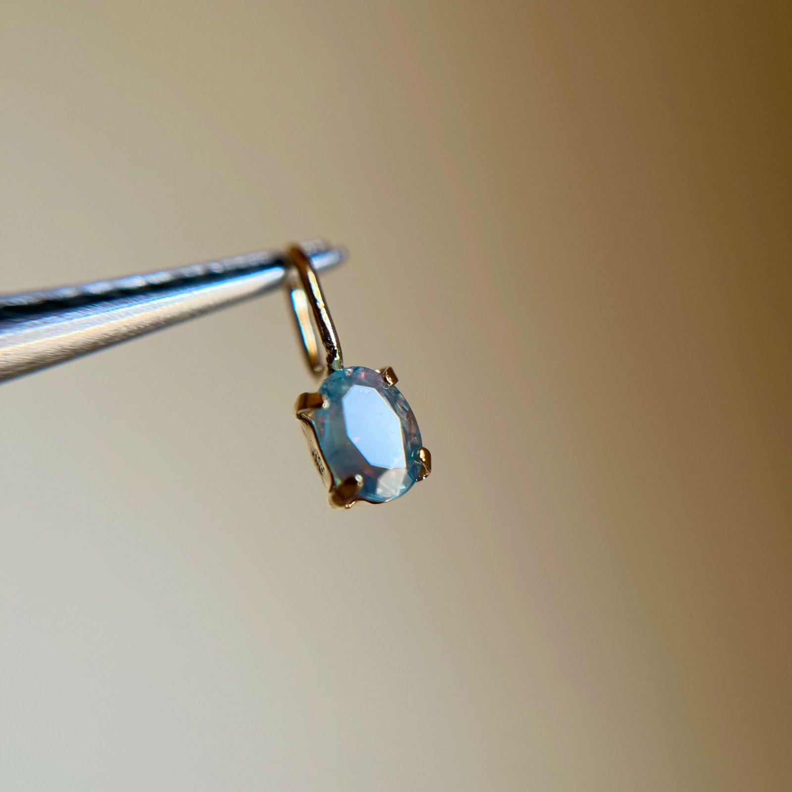 K18 天然石アレキサンドライトoval希少 レア ペンダントトップ