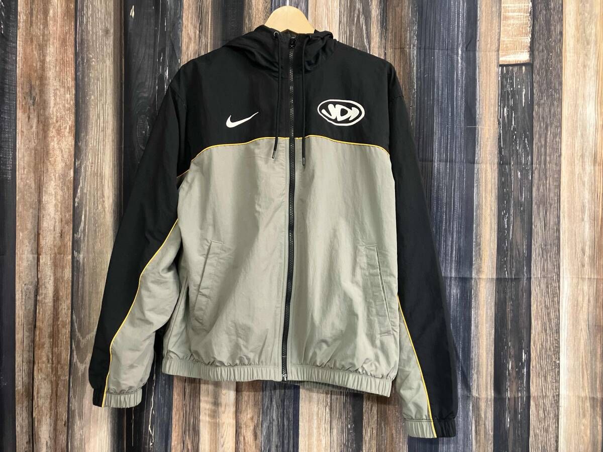 NIKE ナイキ ナイロン（中綿ナイロン） IH5962-029 サイズM グレー x