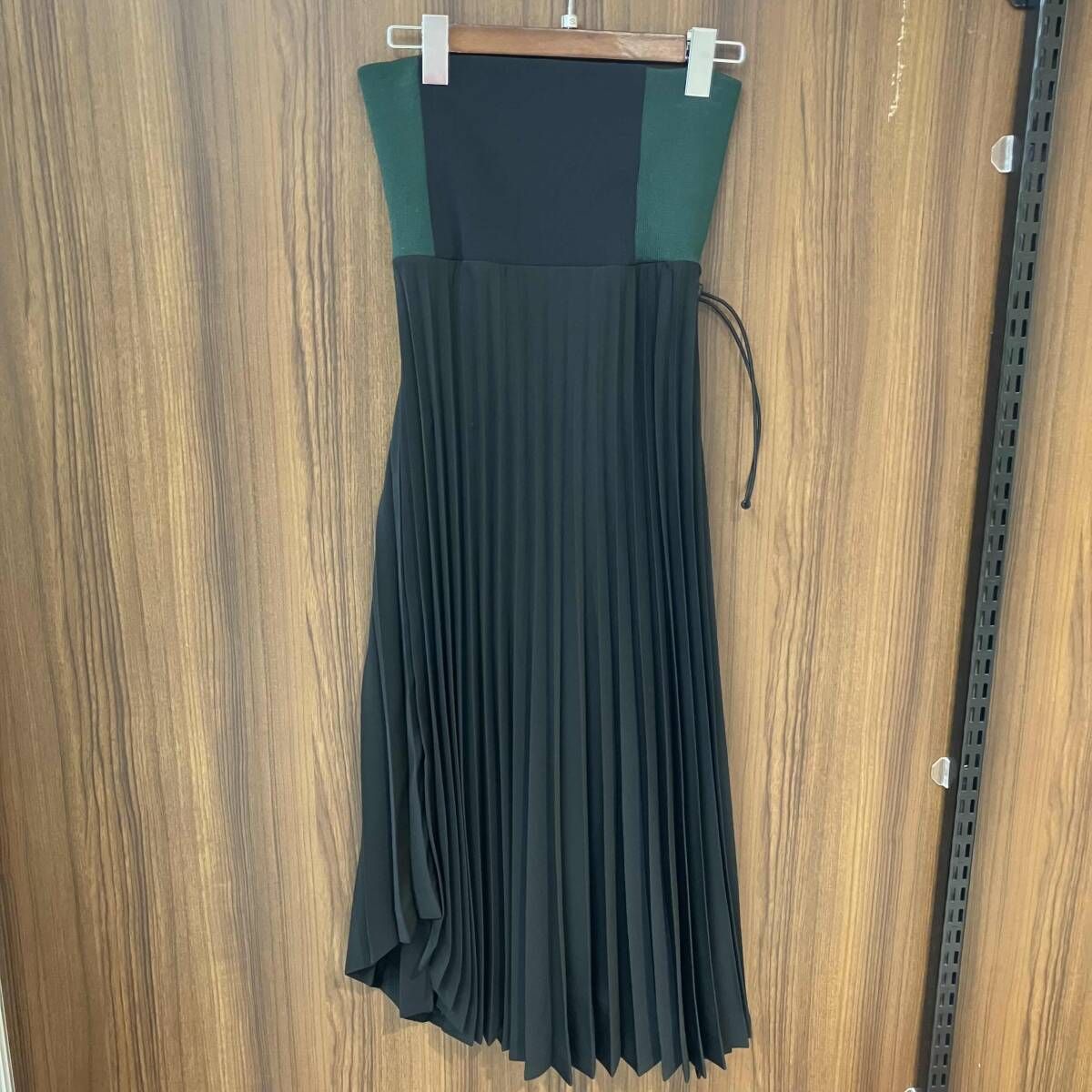 TOGA PULLA トーガプルラ ブラック×グリーン TP 12-FG 214 プリーツ スカート サイズ S