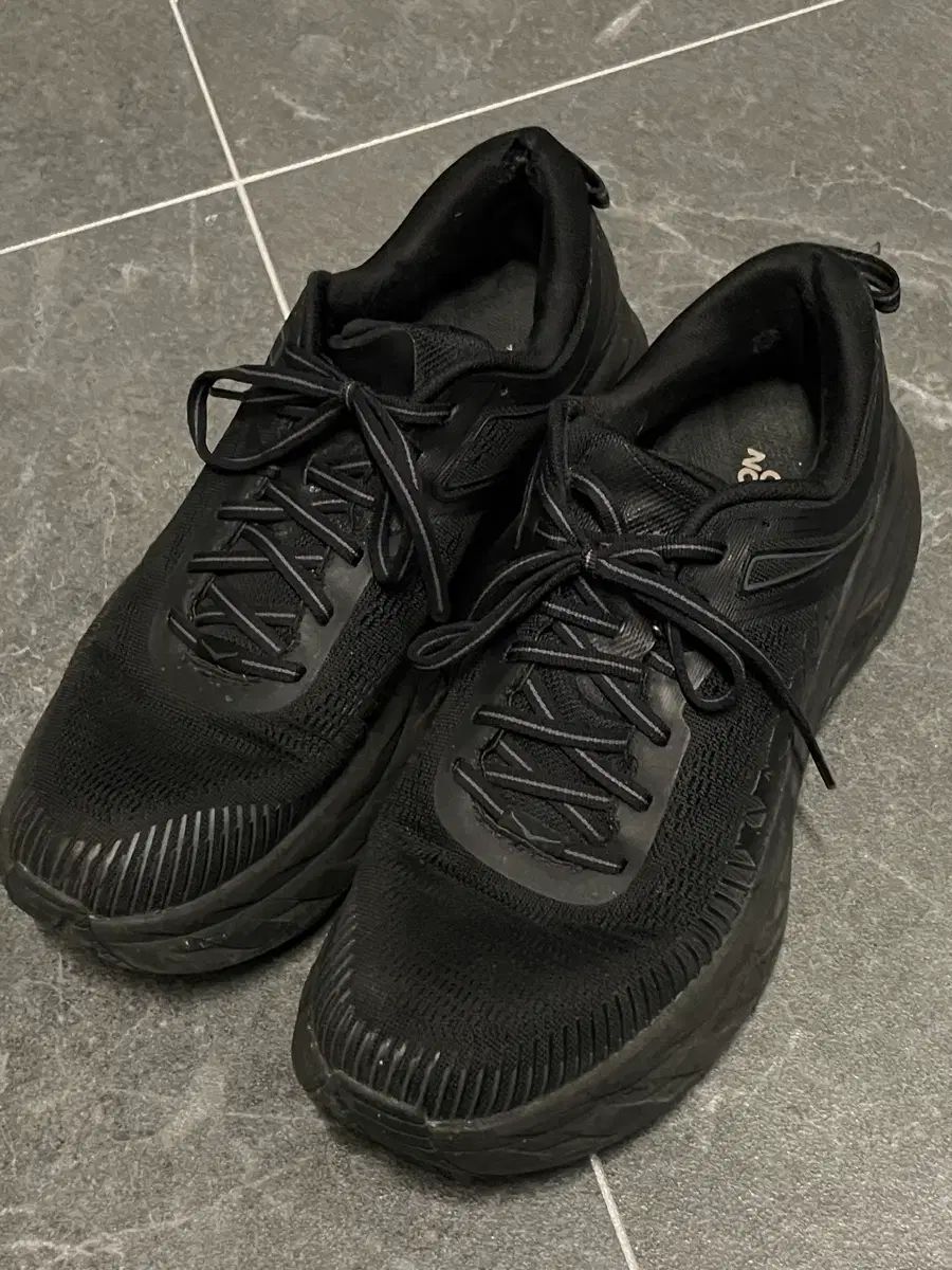 HOKA ONE ボンダイ7 280