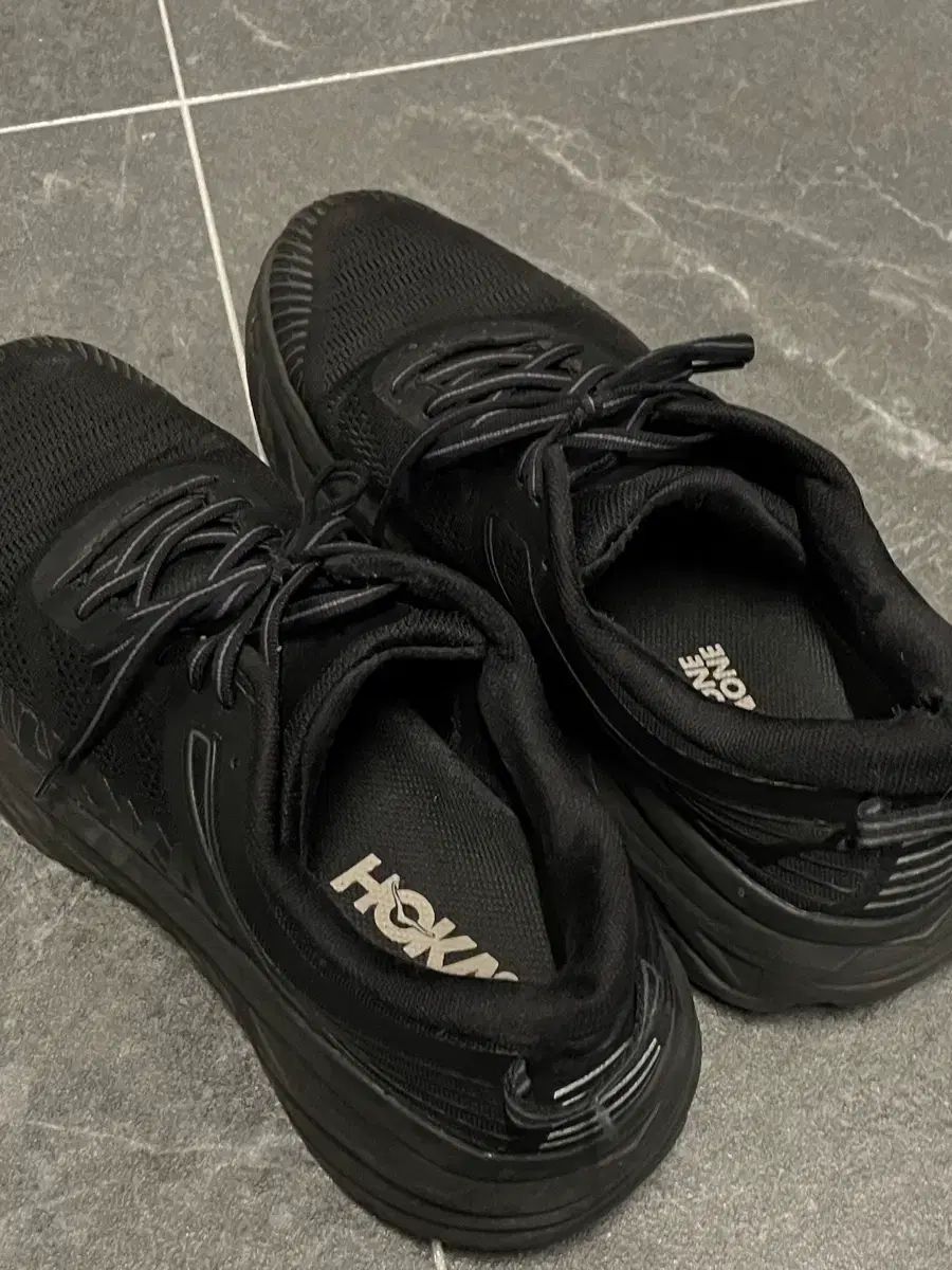 HOKA ONE ボンダイ7 280