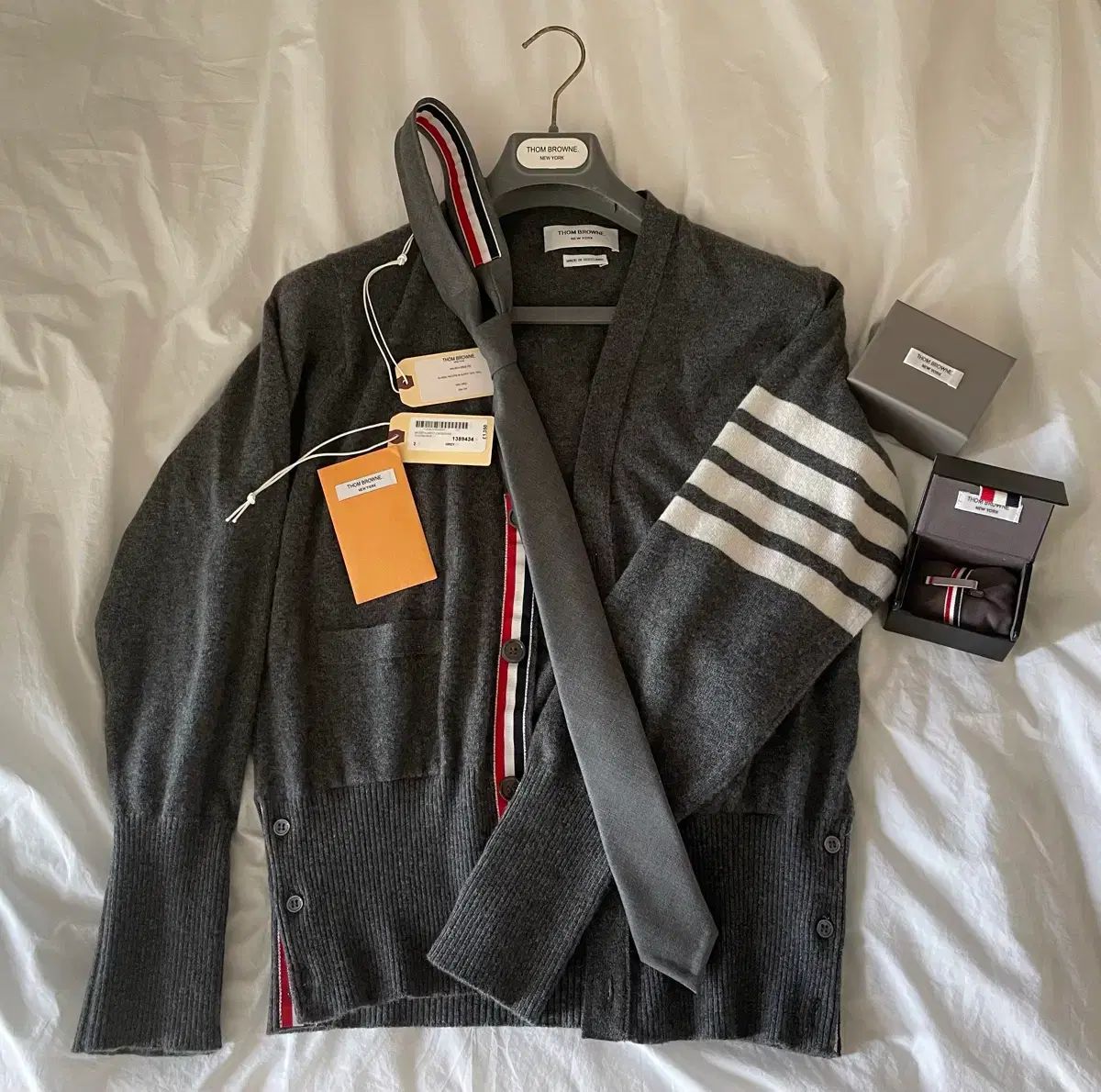 トム・ブラウン 3本線 ネックタイピン ロングタイバー - メルカリ