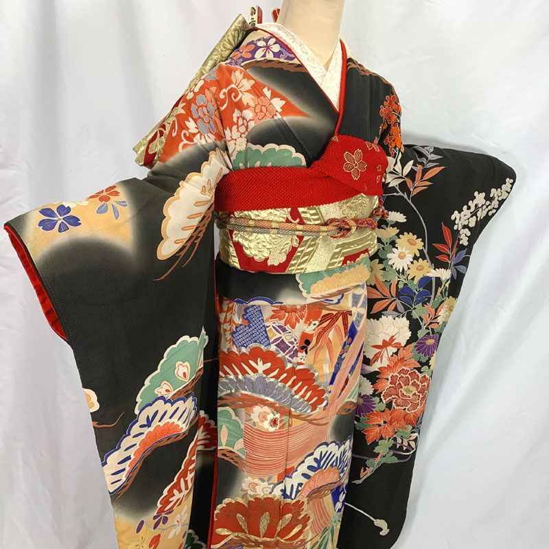 512aa9◇アンティーク着物 豪華！振袖 黒引き振袖 五つ紋 束ね熨斗