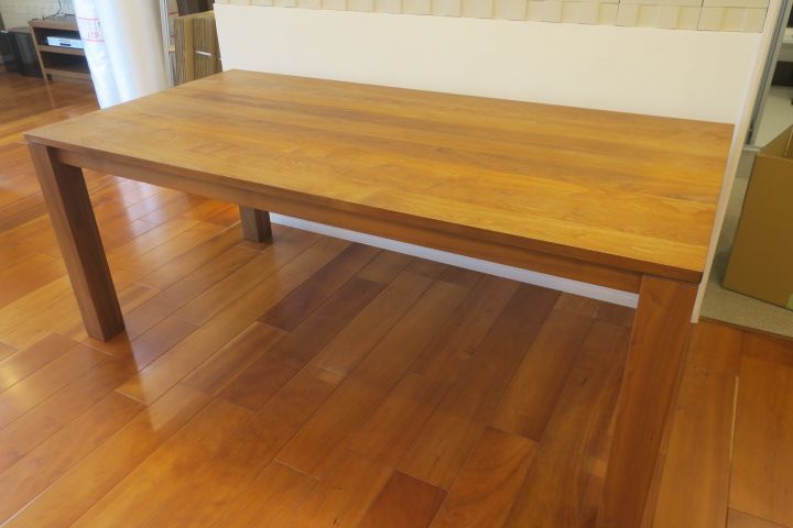 レグナテック ダイニングテーブル W 1800 D 900 H 720