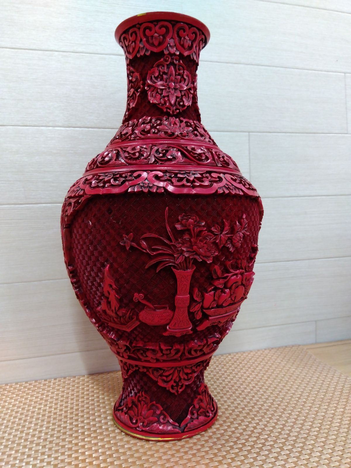 中国美術 内七宝黒胎堆朱彫漆彫刻大花瓶 堆朱 骨董品 美術品 中古 送料