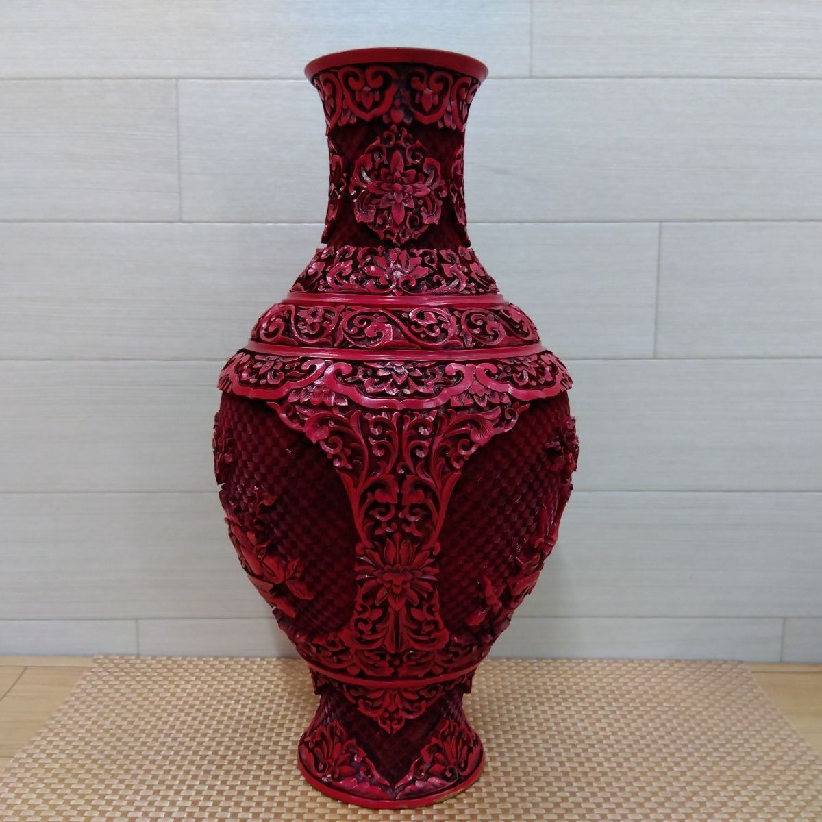 中国美術 内七宝黒胎堆朱彫漆彫刻大花瓶 堆朱 骨董品 美術品 中古 送料