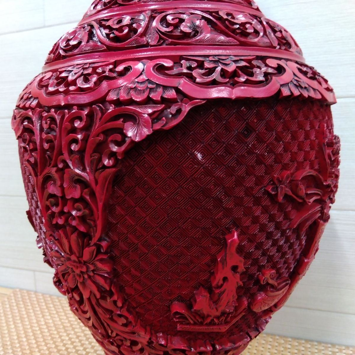 中国美術 内七宝黒胎堆朱彫漆彫刻大花瓶 堆朱 骨董品 美術品 中古 送料