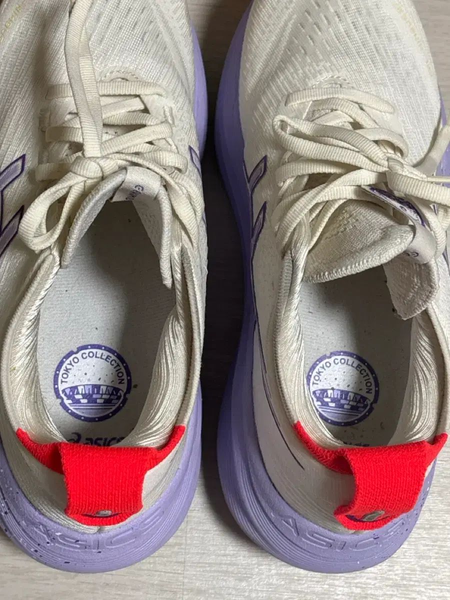 240 ランニングシューズ