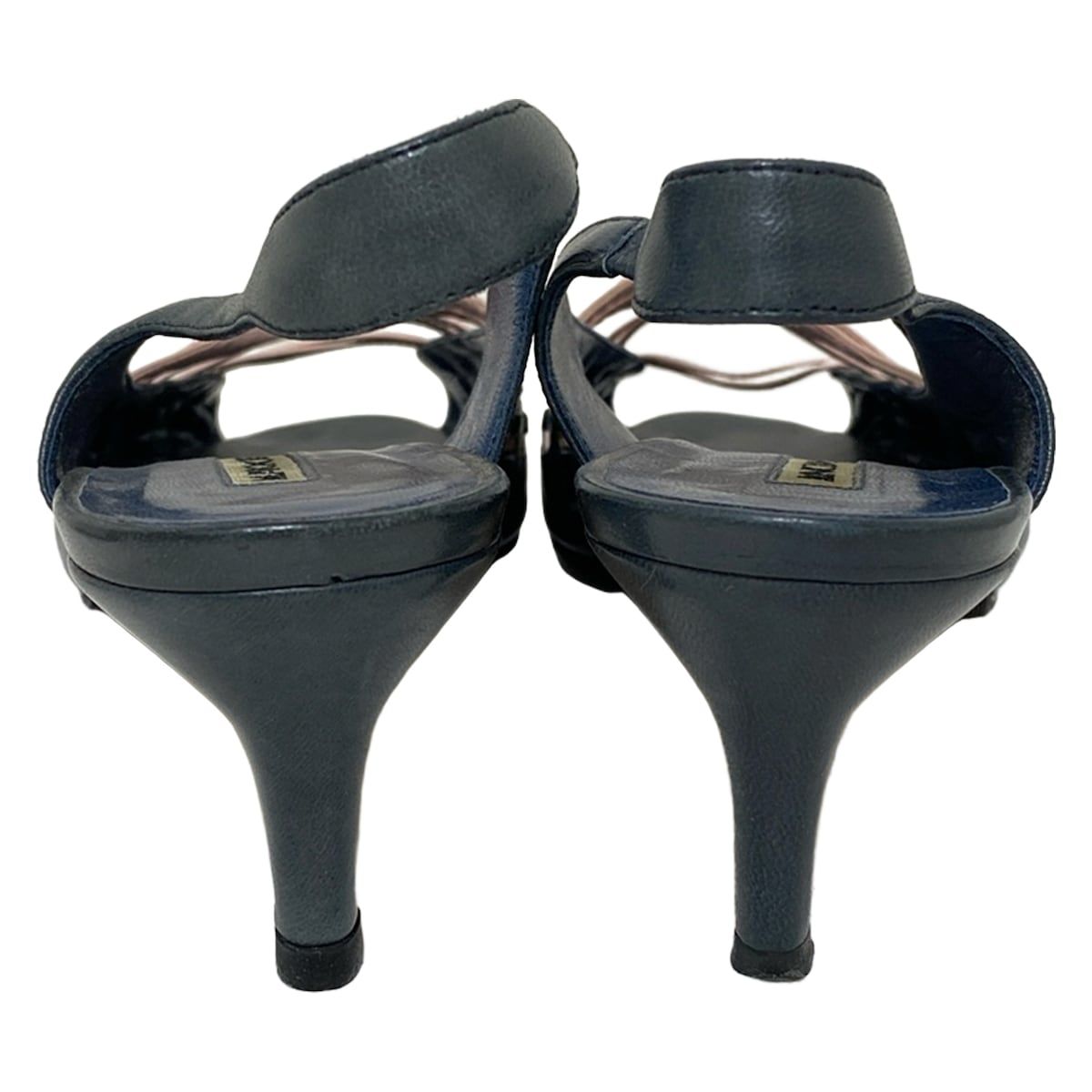 MANOLO BLAHNIK(マノロブラニク) サンダル 38 レディース - ネイビー