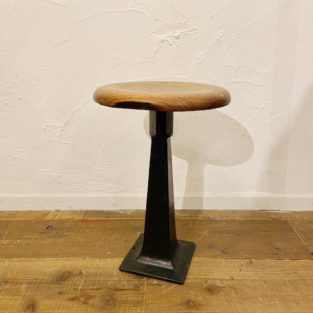 アメリカ ヴィンテージ スツール アイアン インダストリアル パーラー 店舗什器 アメリカン家具 インテリア アイアンレッグ B4967