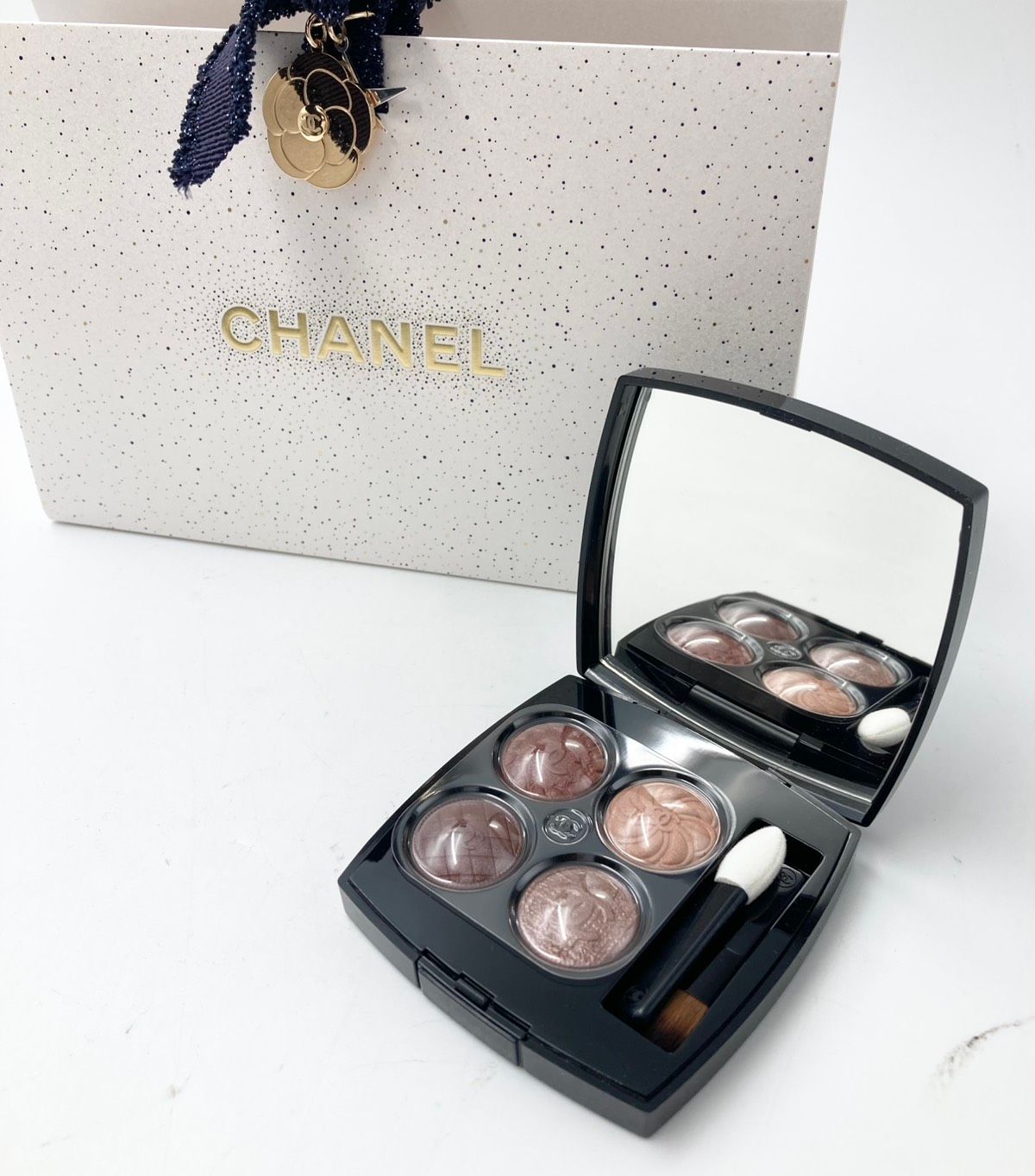CHANEL レ キャトル オンブル ブトン 219 ブトン クチュール アイ