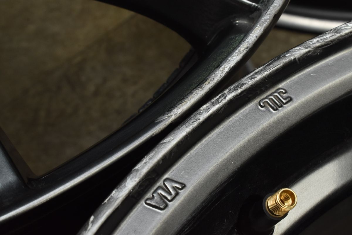 カムリ アルファード