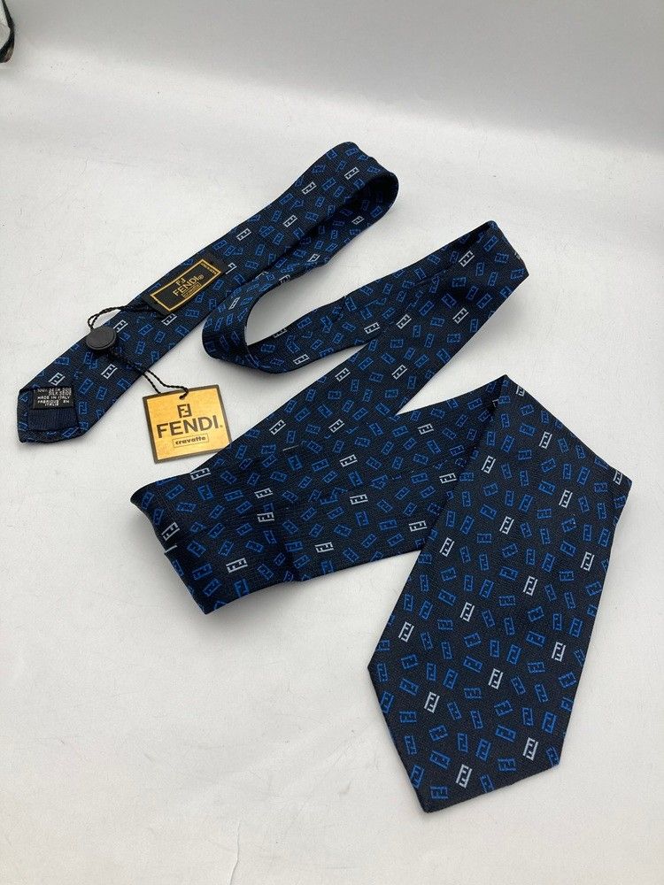 FENDI フェンディ ズッカ柄 ネクタイ シルク100％ ダークネイビー 中古