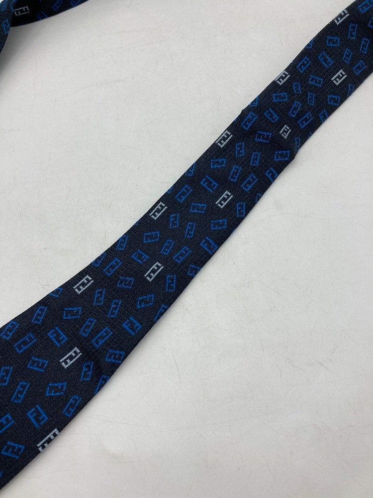 FENDI フェンディ ズッカ柄 ネクタイ シルク100％ ダークネイビー 中古