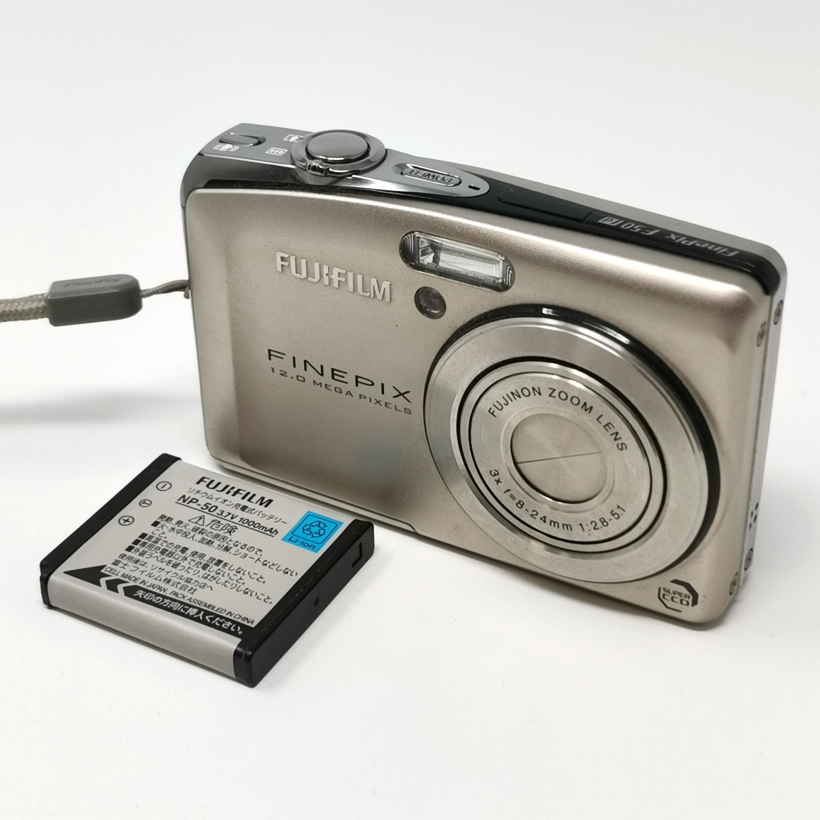 フジフィルム FinePix F 50 デジカメ シルバー デジタルカメラ 充電器ないため動作未 管理番号