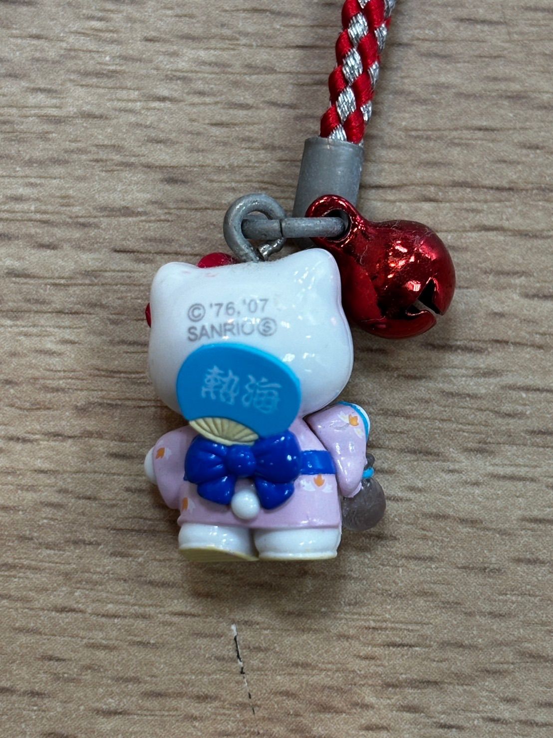 GO155 ハローキティ 熱海限定 ご当地 根付けストラップ - メルカリ