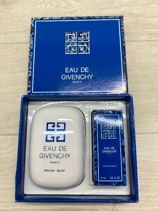 人気定番，新作 S9 GIVENCHY ジバンシー 石鹸＆香水セット 長期保管品 現状品 香水(女性用)