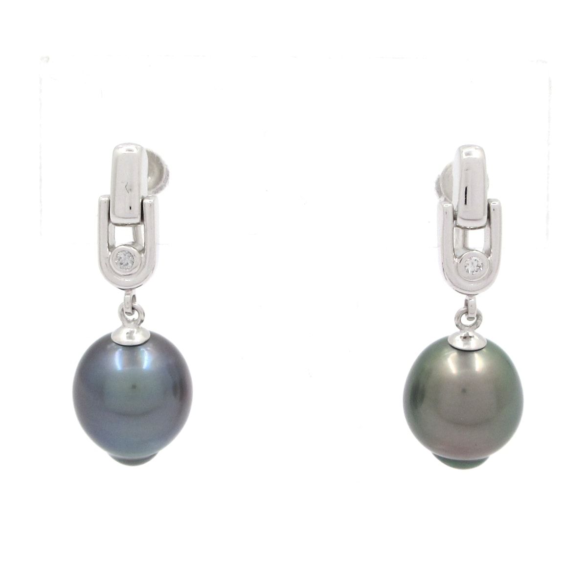 ペルリータ イヤリング K 18 WG ダイヤモンド 黒 総重量 6 4 g 総2 Pダイヤ 片側1 ダイヤ総0 04カラット 片側0 02カラット