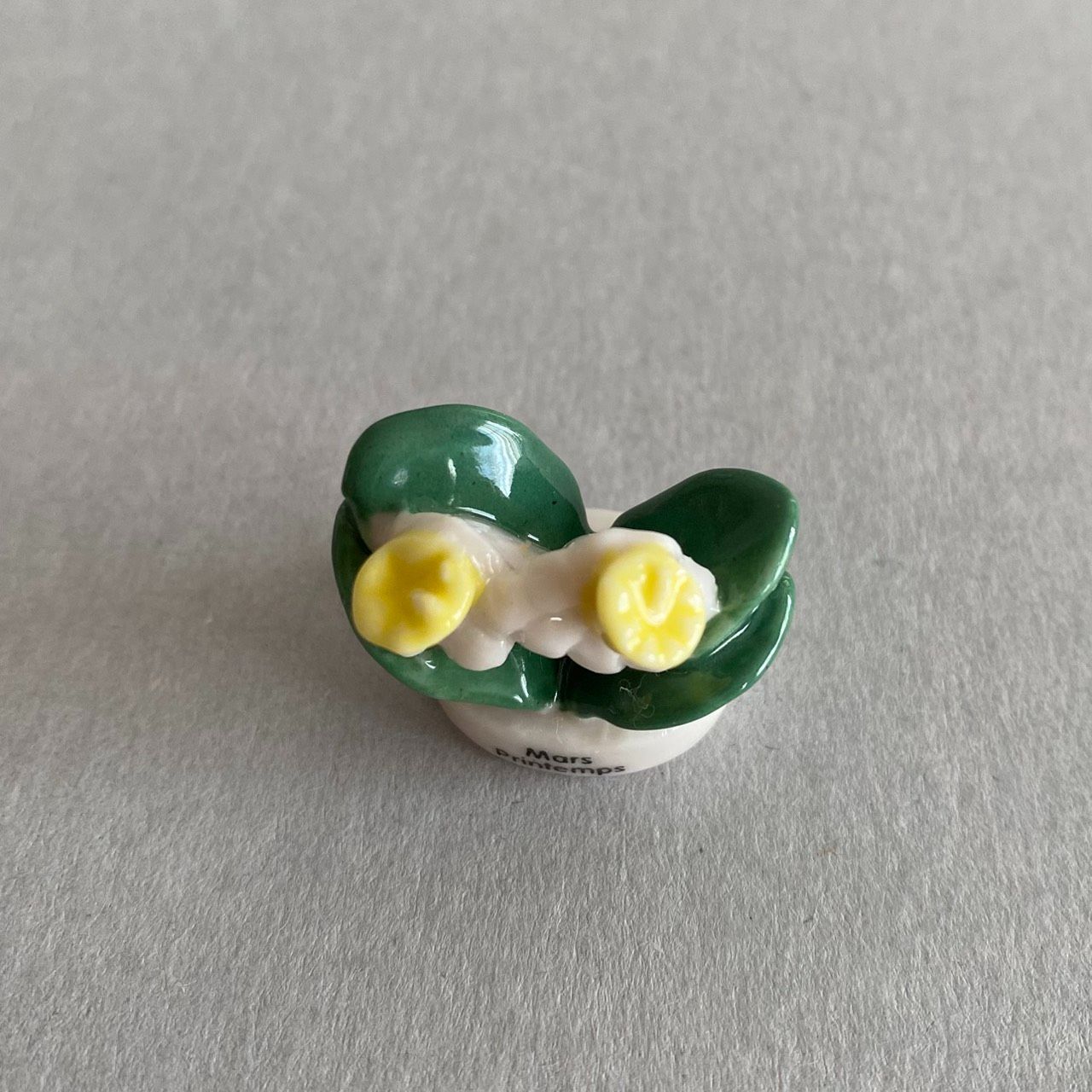 スズランのフェーブ／春の花／フランス雑貨／陶器ミニチュア