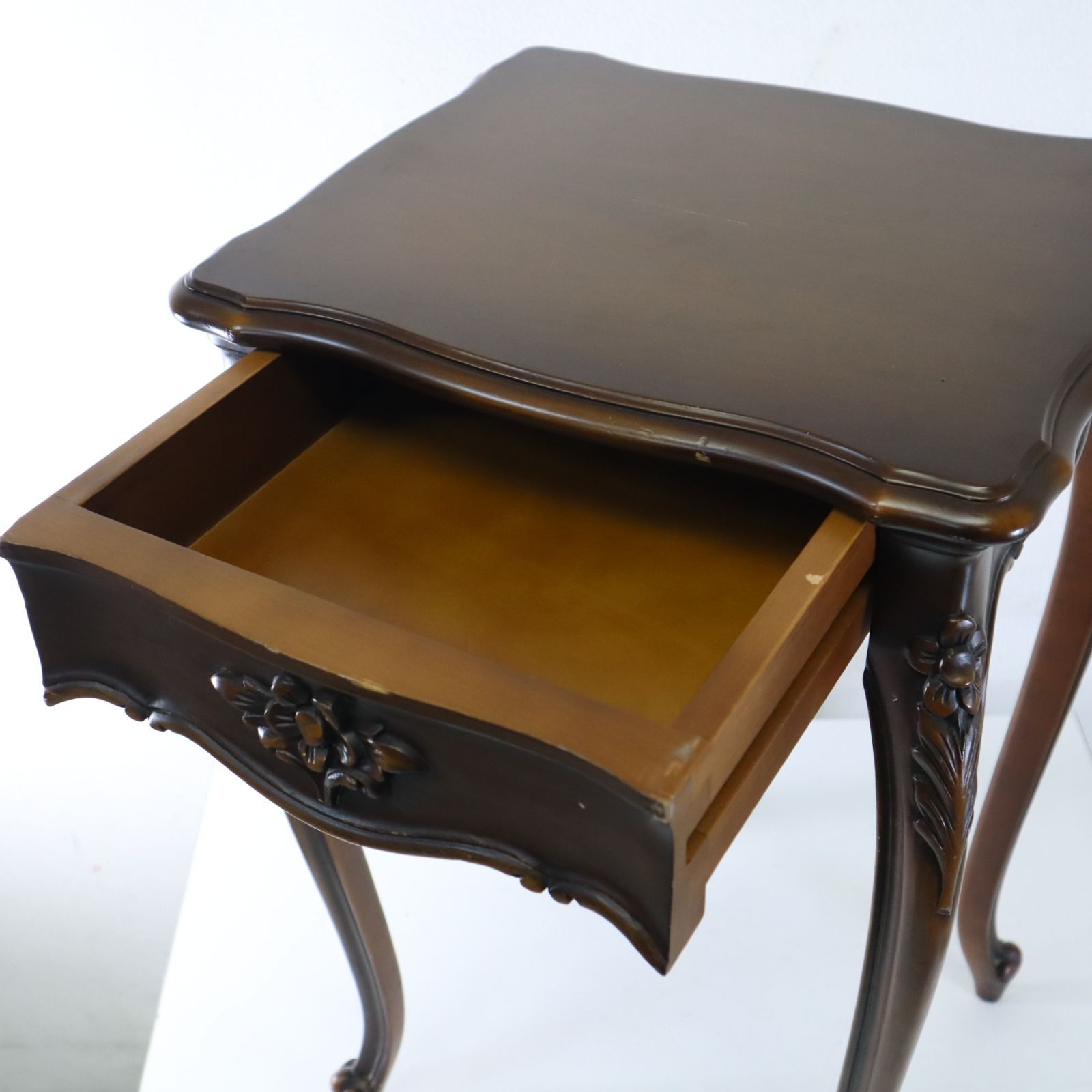 カリモク最高峰 domani ドマーニ ルイ15世 ルイコレクション サイド