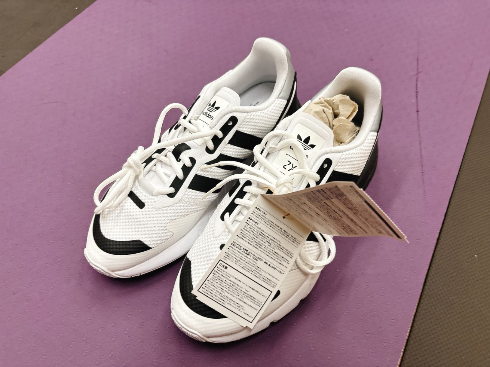 きゅー adidas】Zx 1K Boost スケートシューズ、ホワイト&ブラック 27.5cm