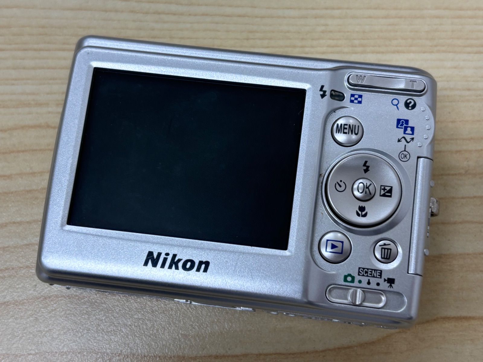 Nikon COOLPIX L11 シルバー 【箱付き完動品】 Nikon COOLPIX L11 シルバー I-0.1-0.3 - メルカリ