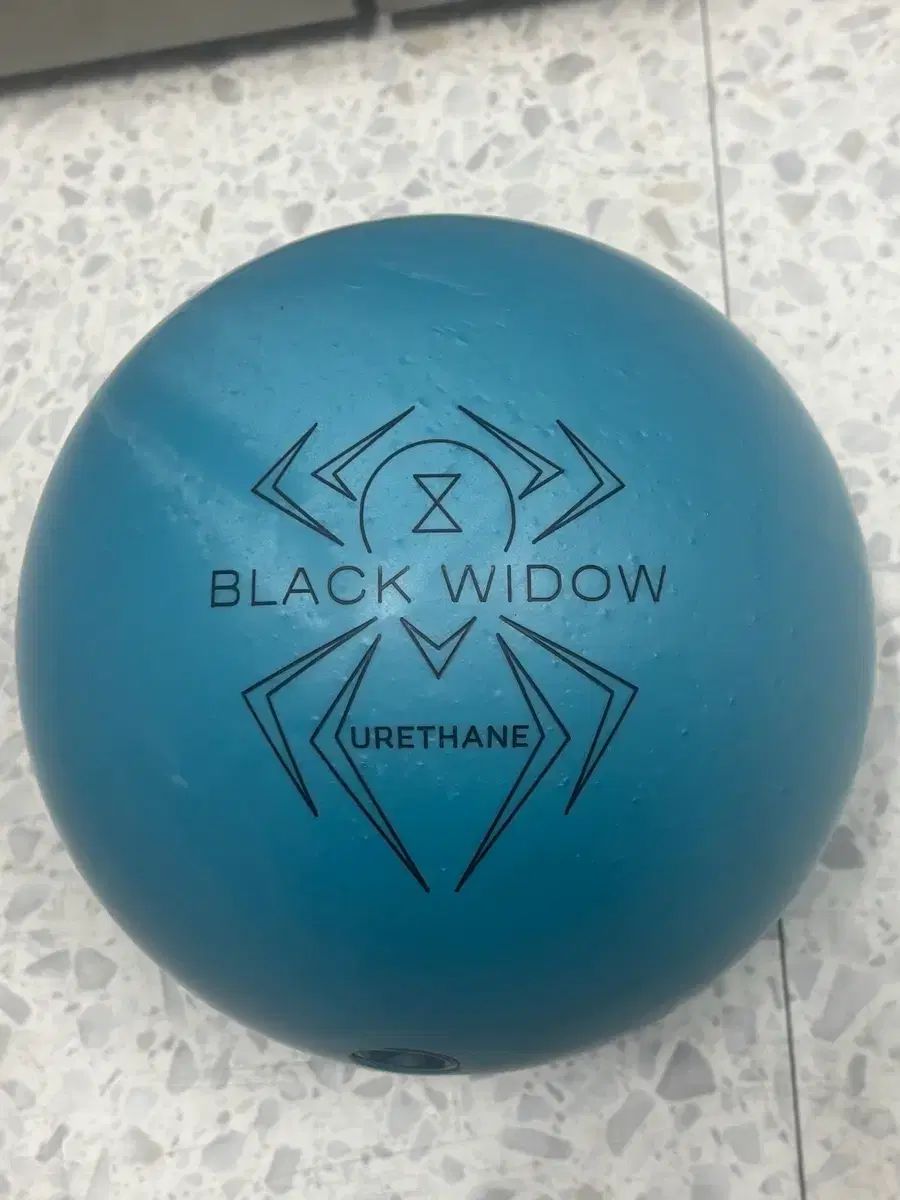 black widow ブルー パール