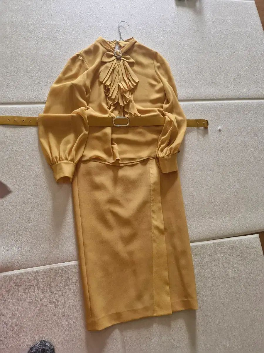 MOJO.S.PHINE モジョエスピン ブラウス スカート セット ベルト