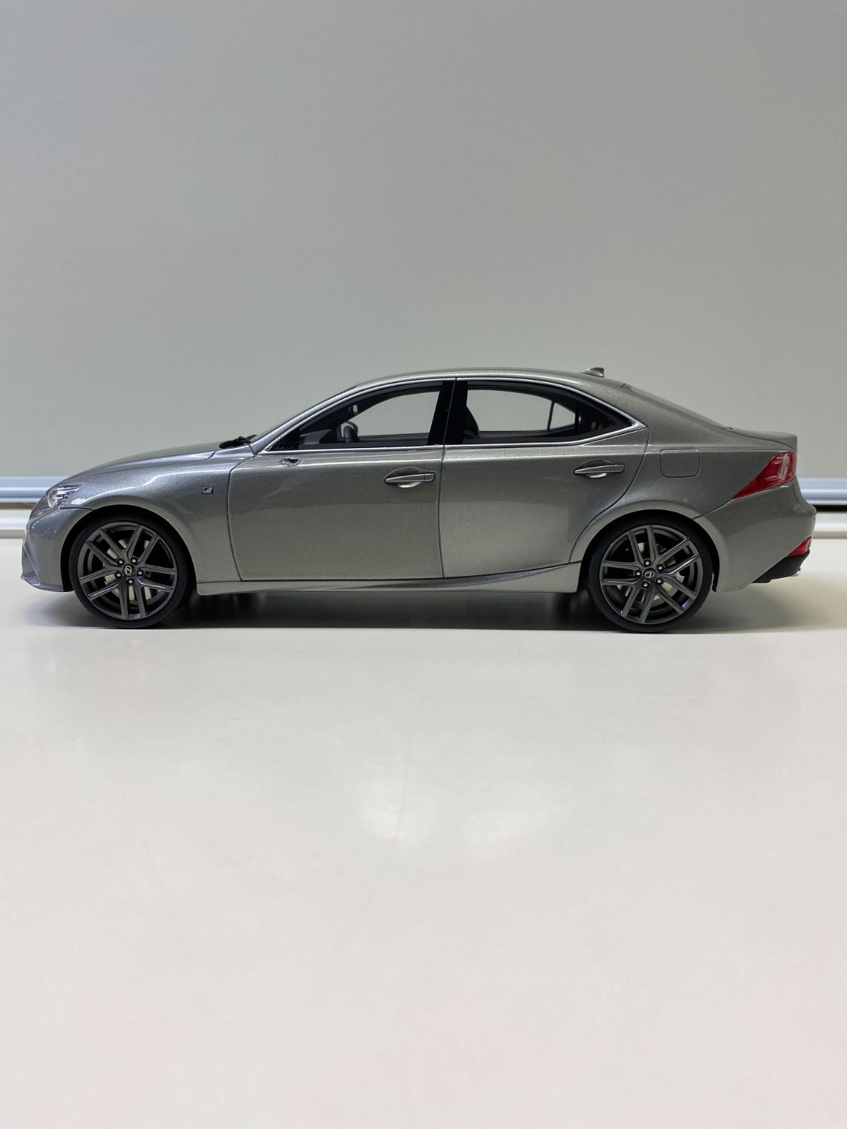 KYOSHOオリジナル “SAMURAI”シリーズ 1⁄18 LEXUS LC500 (レッド)[京商