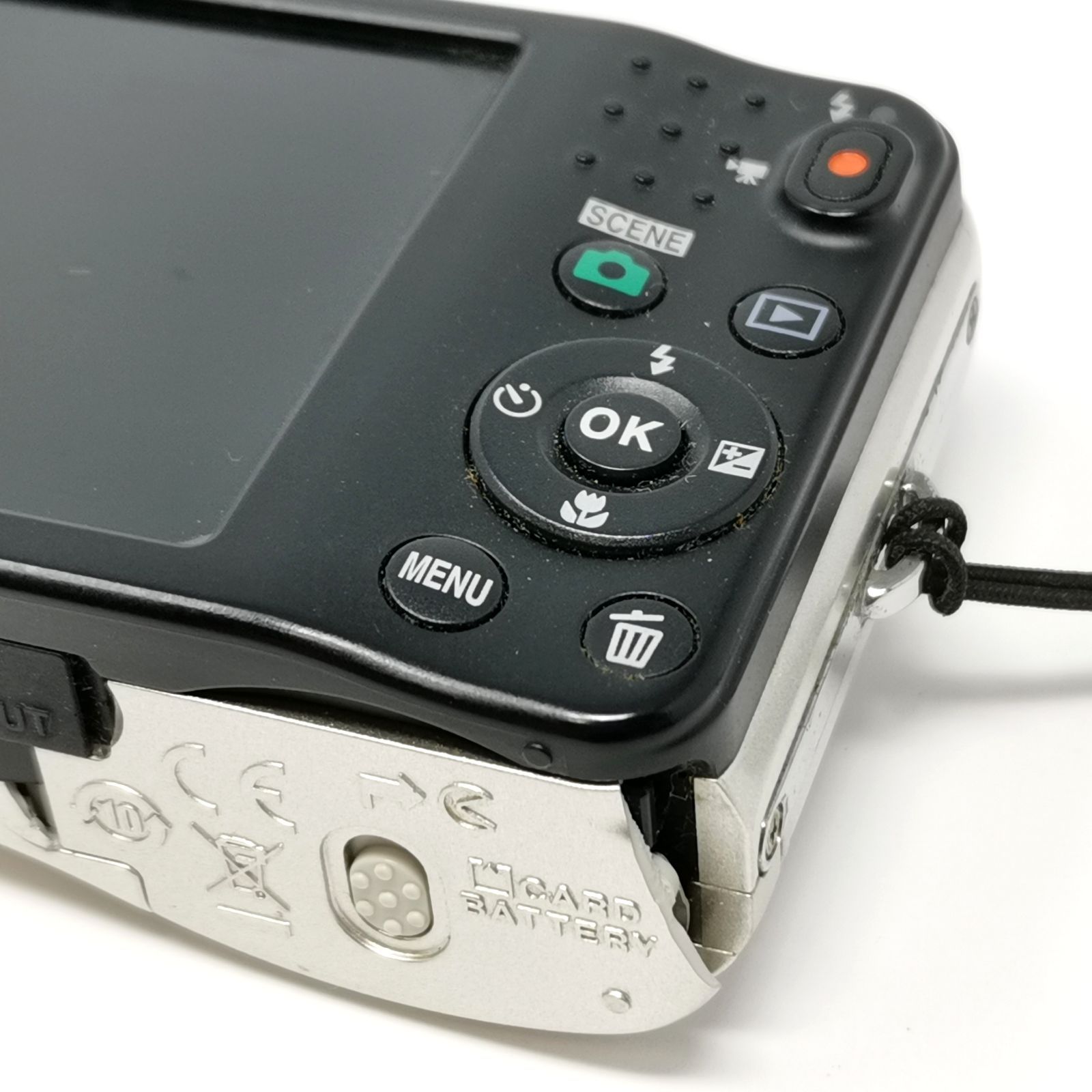 ニコン coolpix L30 シルバー デジカメ 動作確認済み デジタルカメラ