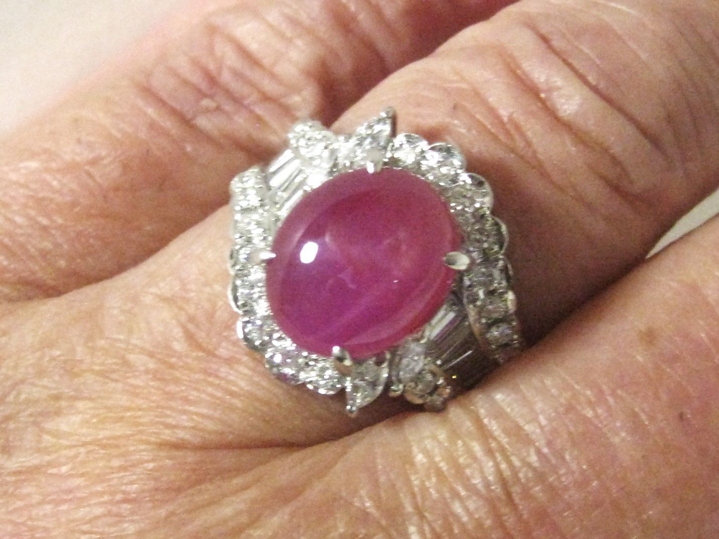 極美品 Pt900プラチナリング スタールビー6.745ct ダイヤ1.13ct - メルカリ
