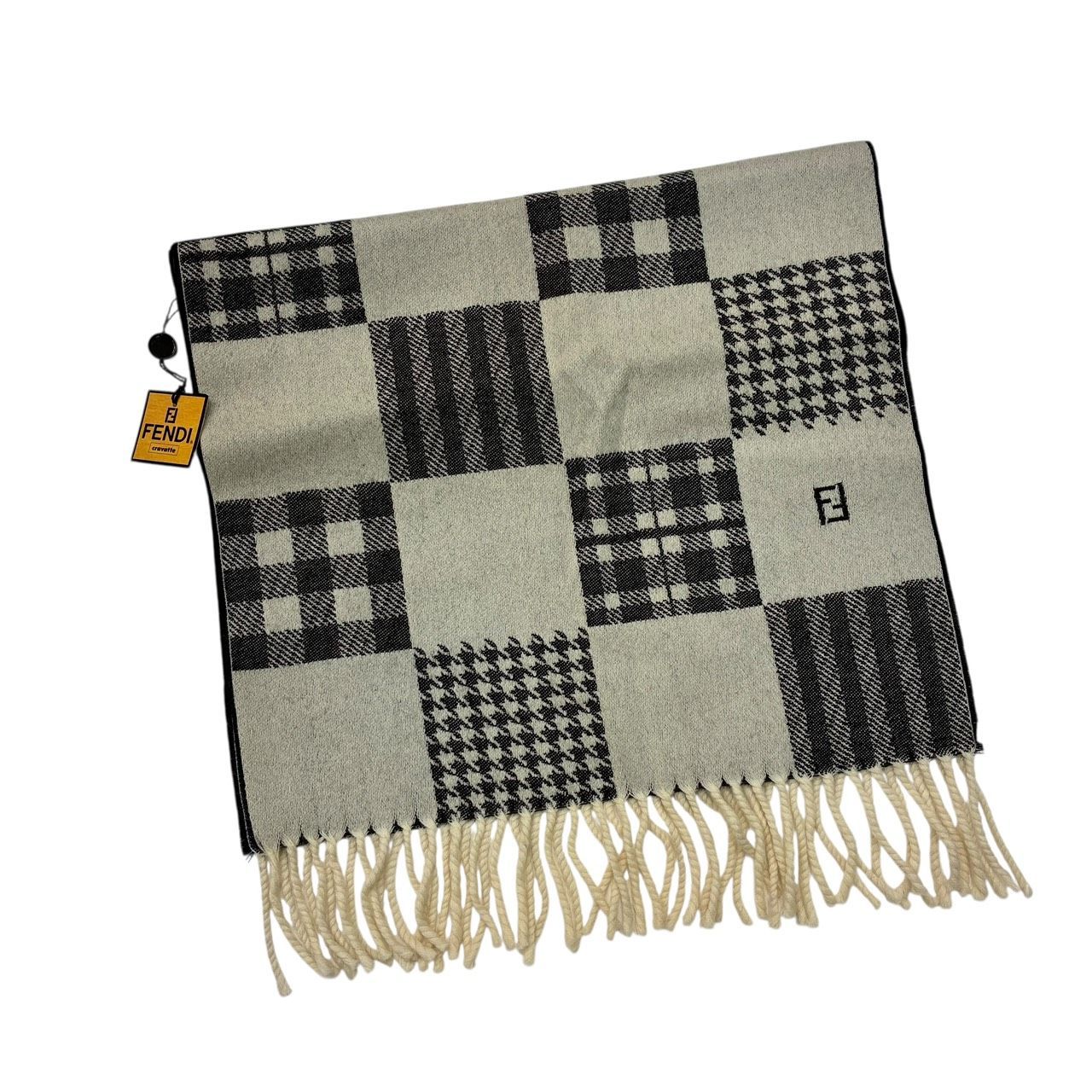FENDI チェック柄マフラー ウール タグ付き未使用品 FENDI フェンディ ウール マフラー チェック柄 千鳥