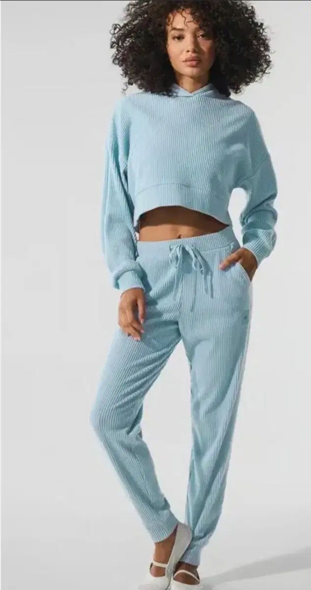 M アロ alo レディース スカイブルー ゴージ クロップド フード