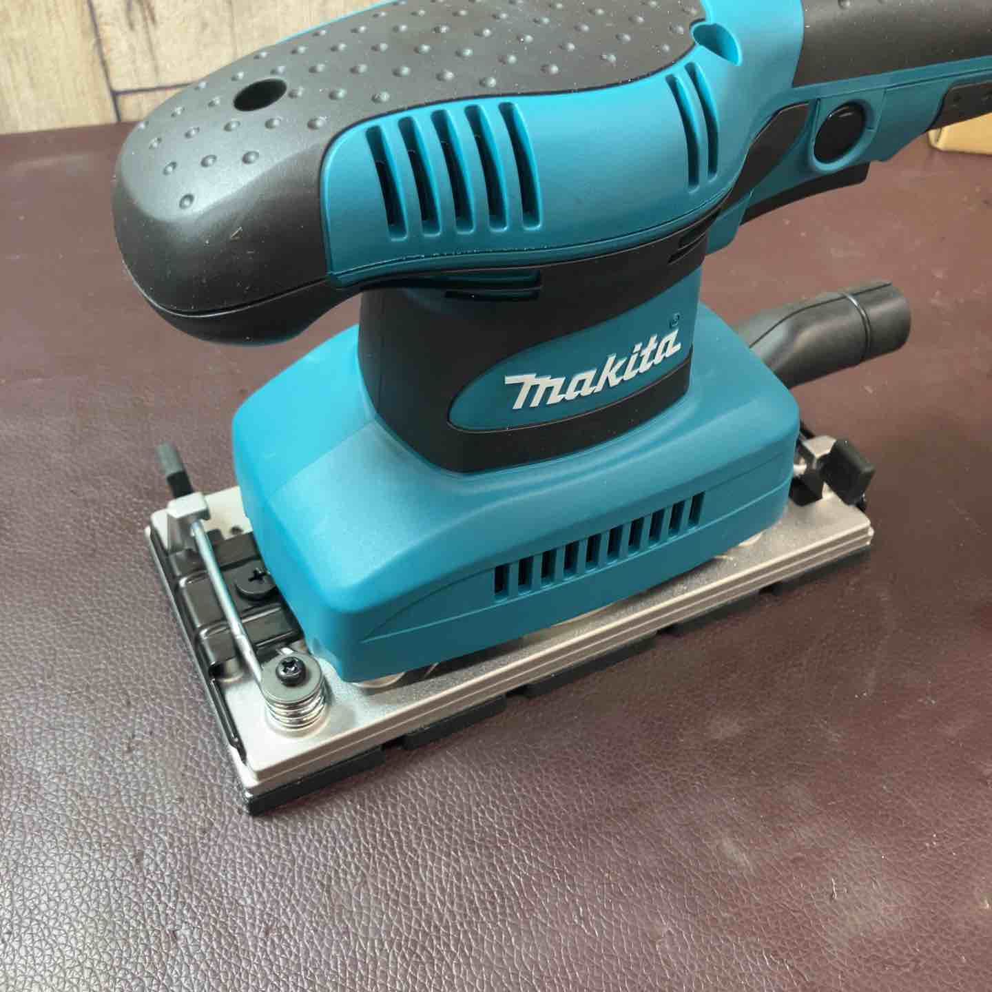 店頭 マキタ makita 仕上サンダ BO 3710