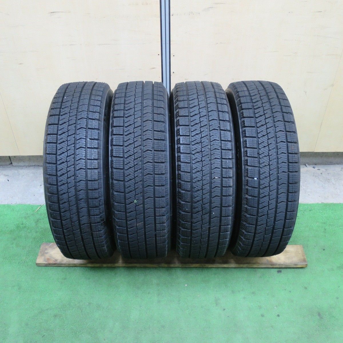 超バリ溝！24年！9.5分以上☆スタッドレス 165/65R14 ブリヂストン